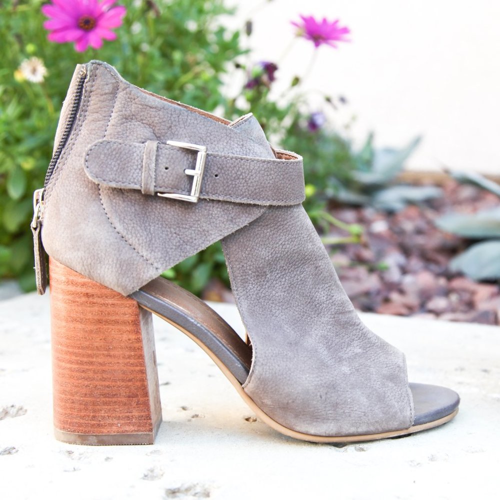 10th And Union Open Toe Block Heel Bootie - image 1